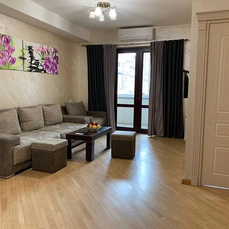 Comfortable Apartment In Center Ереван Экстерьер фото