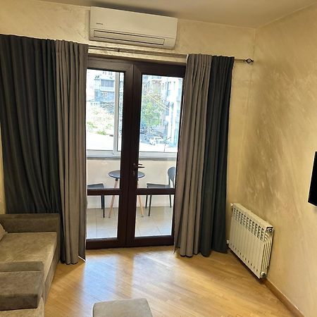 Comfortable Apartment In Center Ереван Экстерьер фото