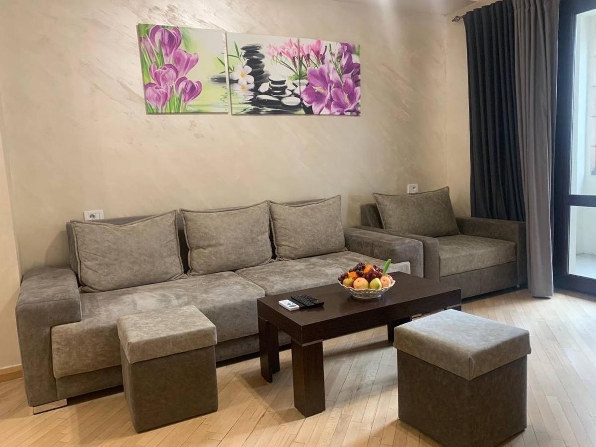 Comfortable Apartment In Center Ереван Экстерьер фото