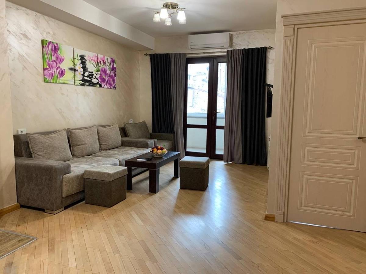 Comfortable Apartment In Center Ереван Экстерьер фото