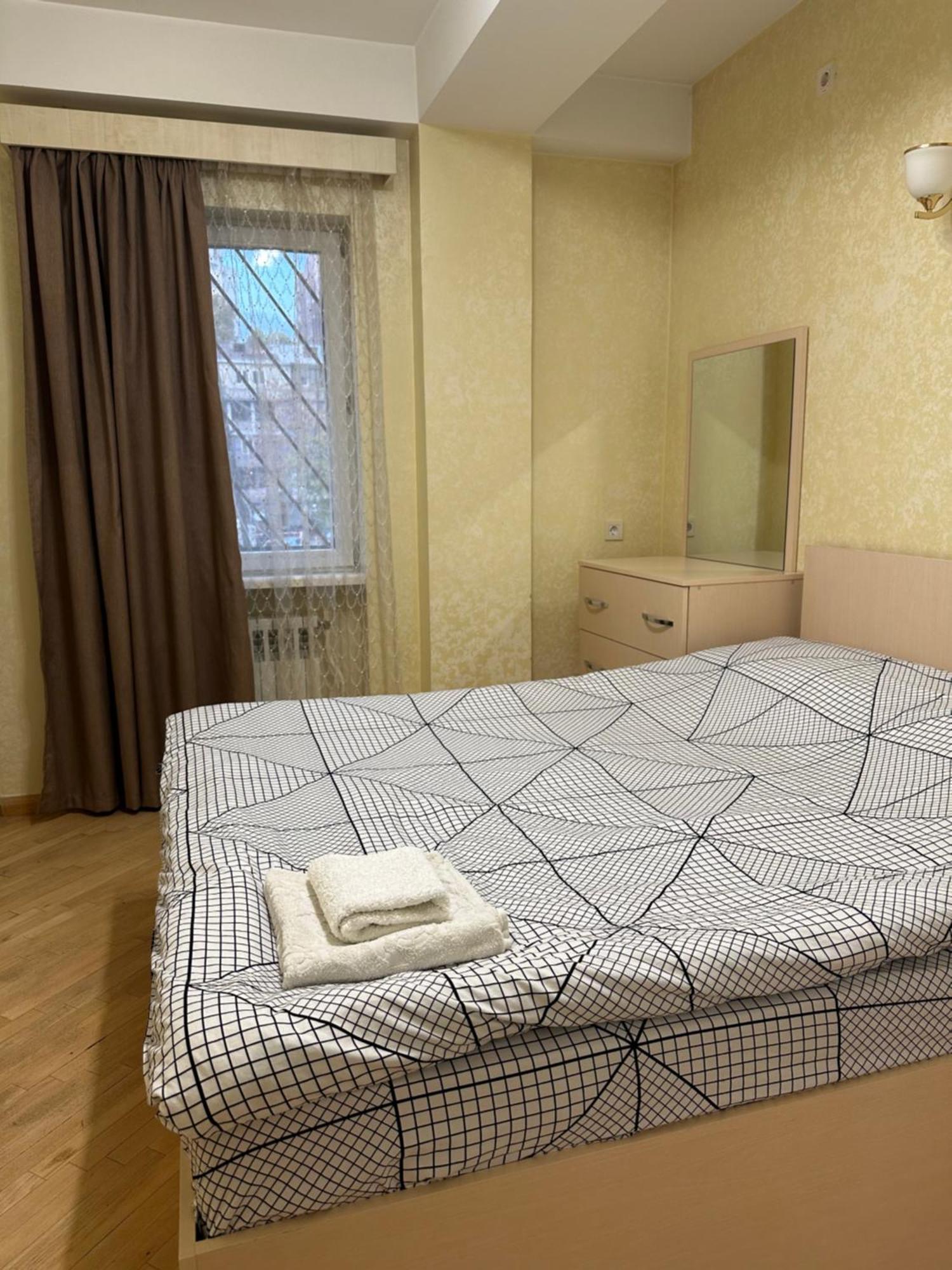 Comfortable Apartment In Center Ереван Экстерьер фото